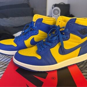Air Jordan 1 Retro High OG Reverse Laney M 10 / WMN 11.5